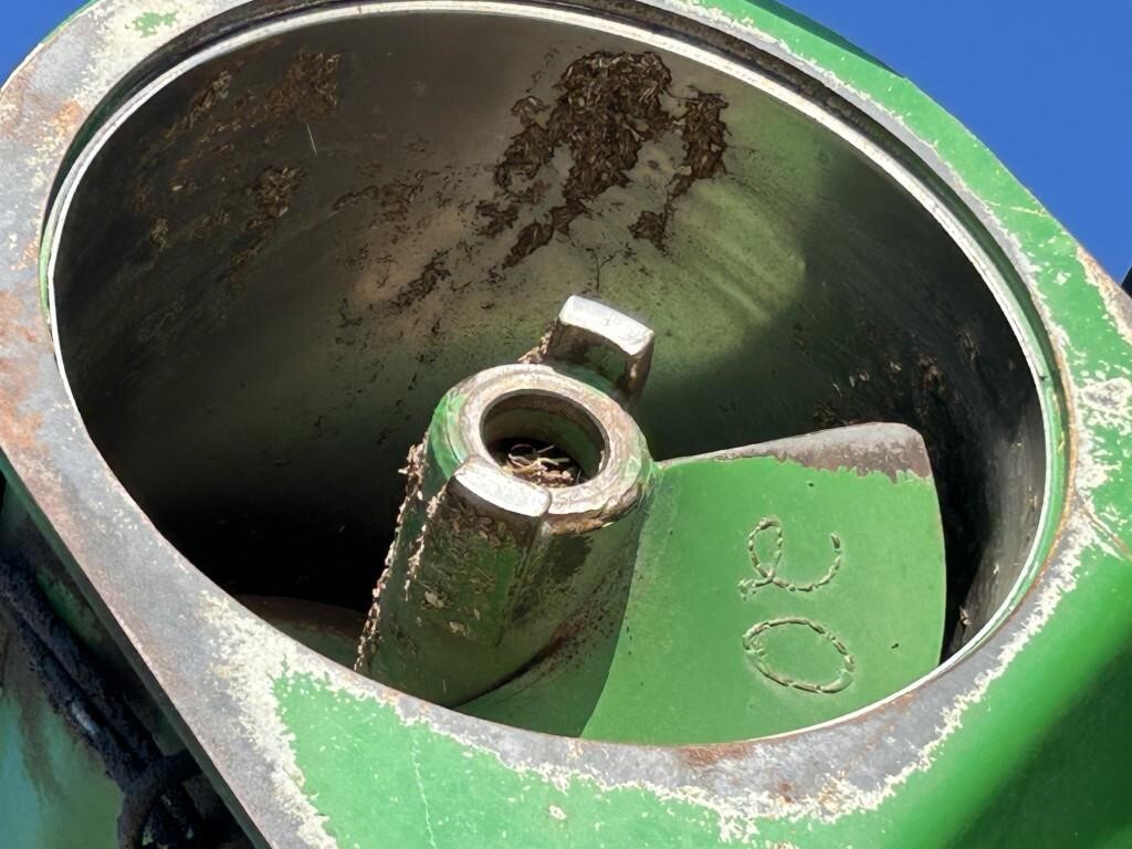  J&M 1050-20D Grain Cart