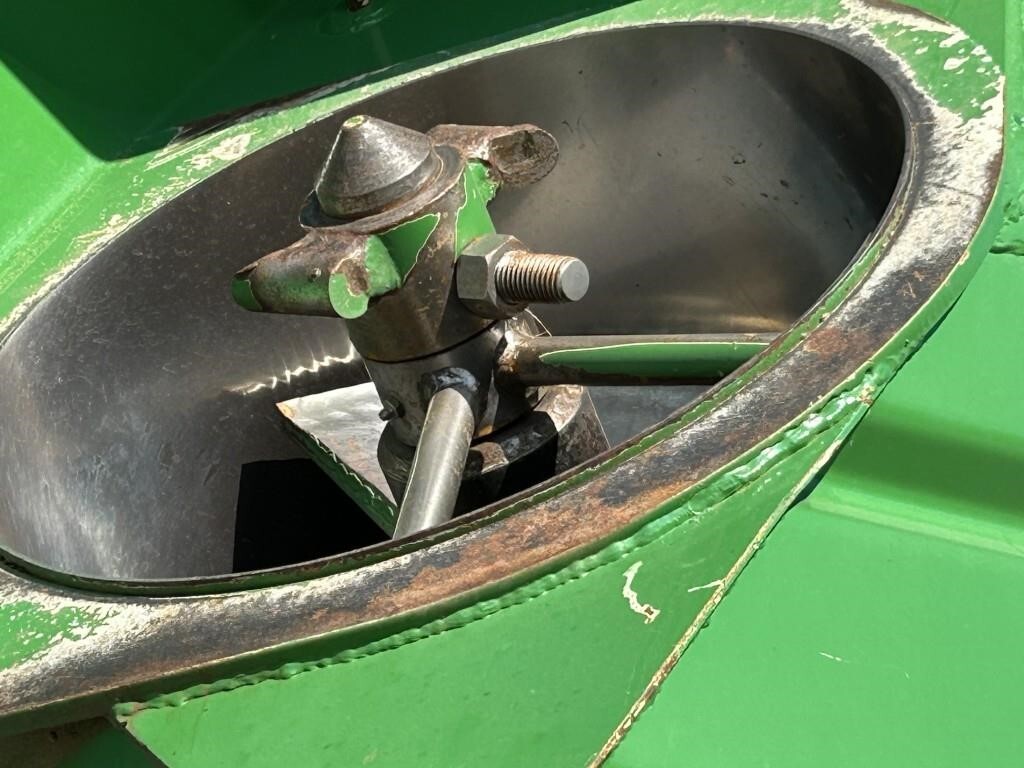  J&M 1050-20D Grain Cart