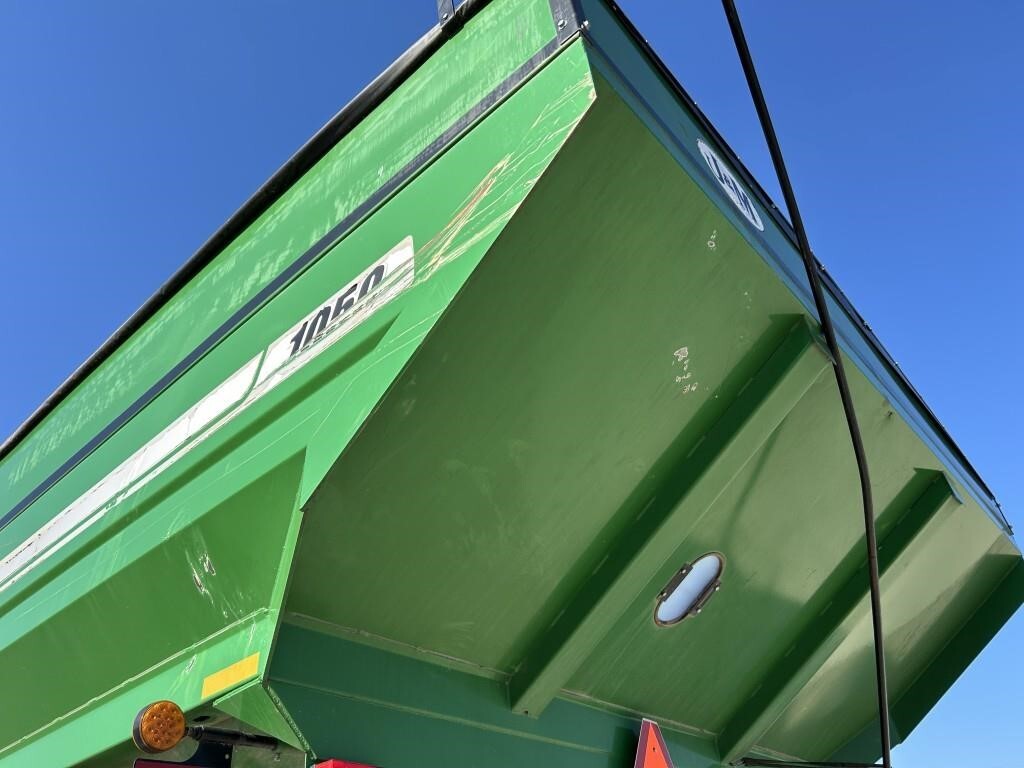  J&M 1050-20D Grain Cart