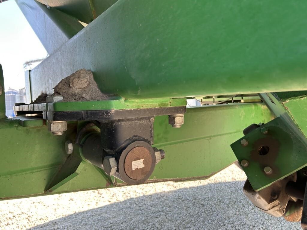  J&M 1050-20D Grain Cart