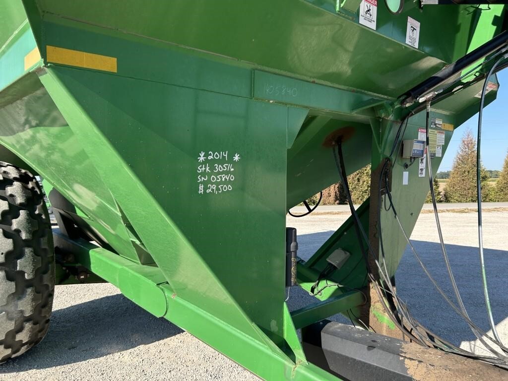  J&M 1050-20D Grain Cart