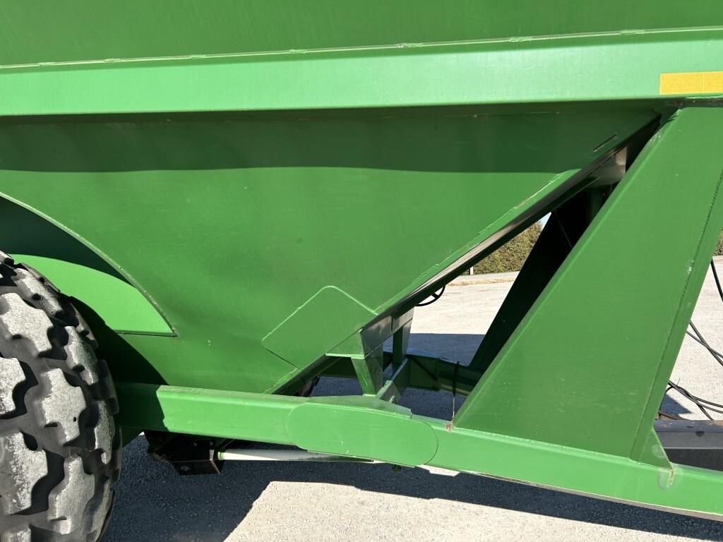  J&M 1050-20D Grain Cart
