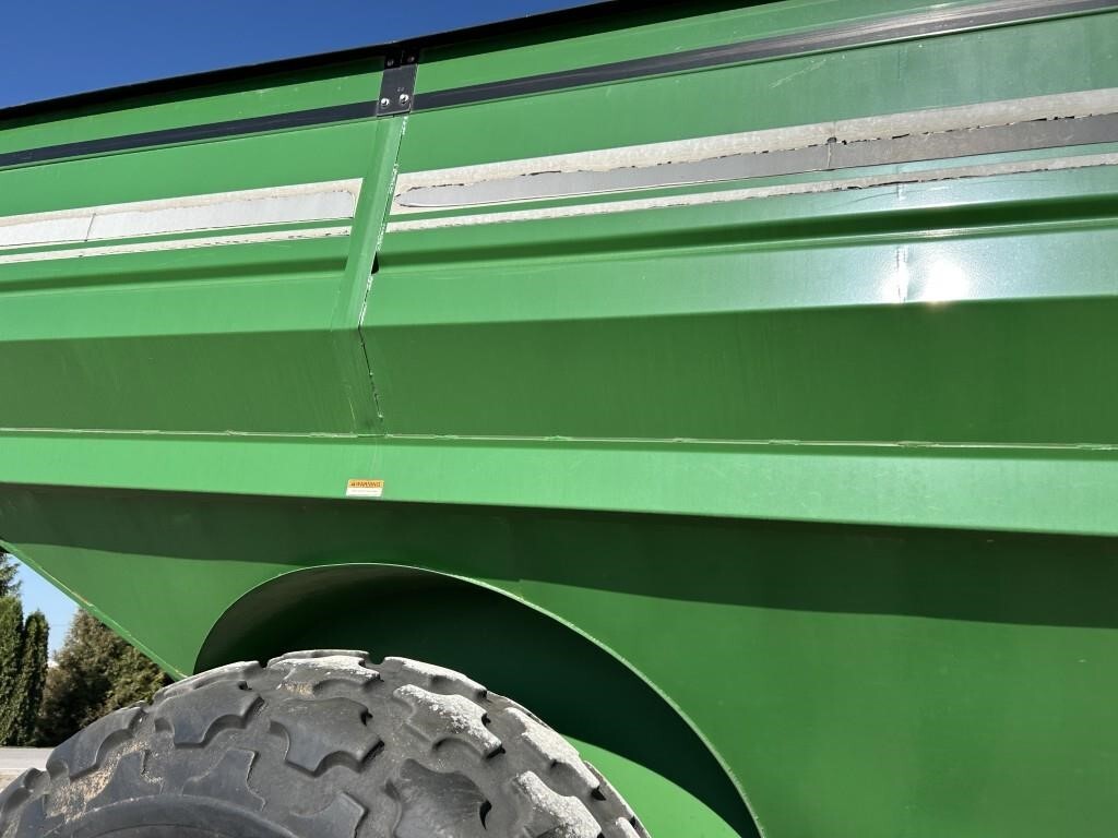  J&M 1050-20D Grain Cart