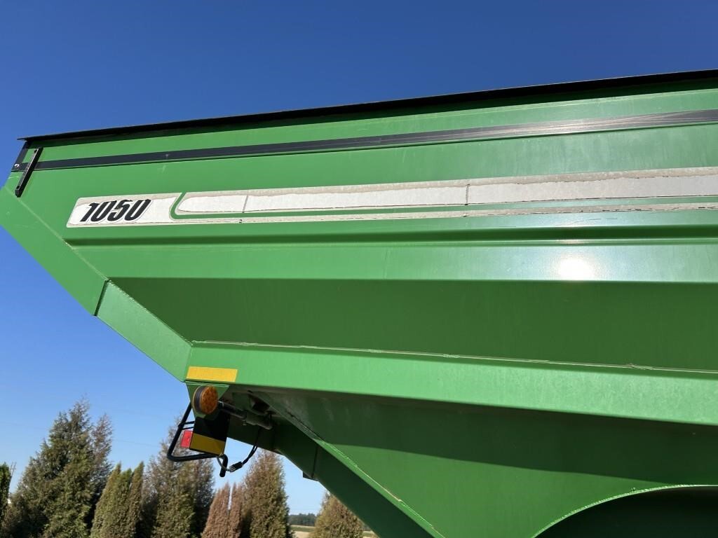  J&M 1050-20D Grain Cart
