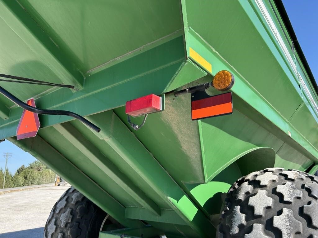  J&M 1050-20D Grain Cart