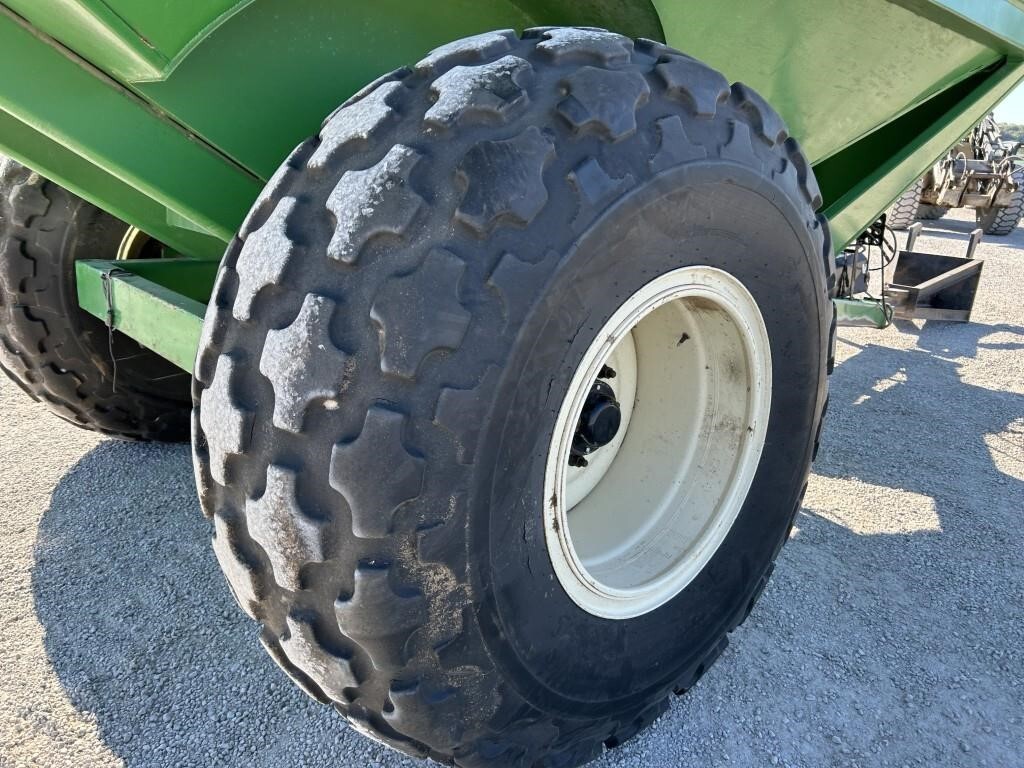  J&M 1050-20D Grain Cart