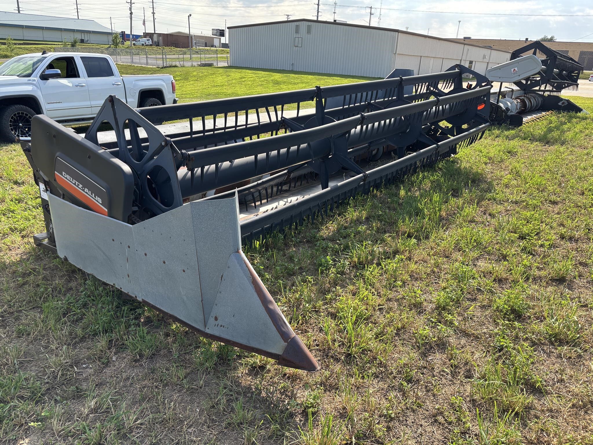 Gleaner N320 Platform - $2,250 | Machinery Pete