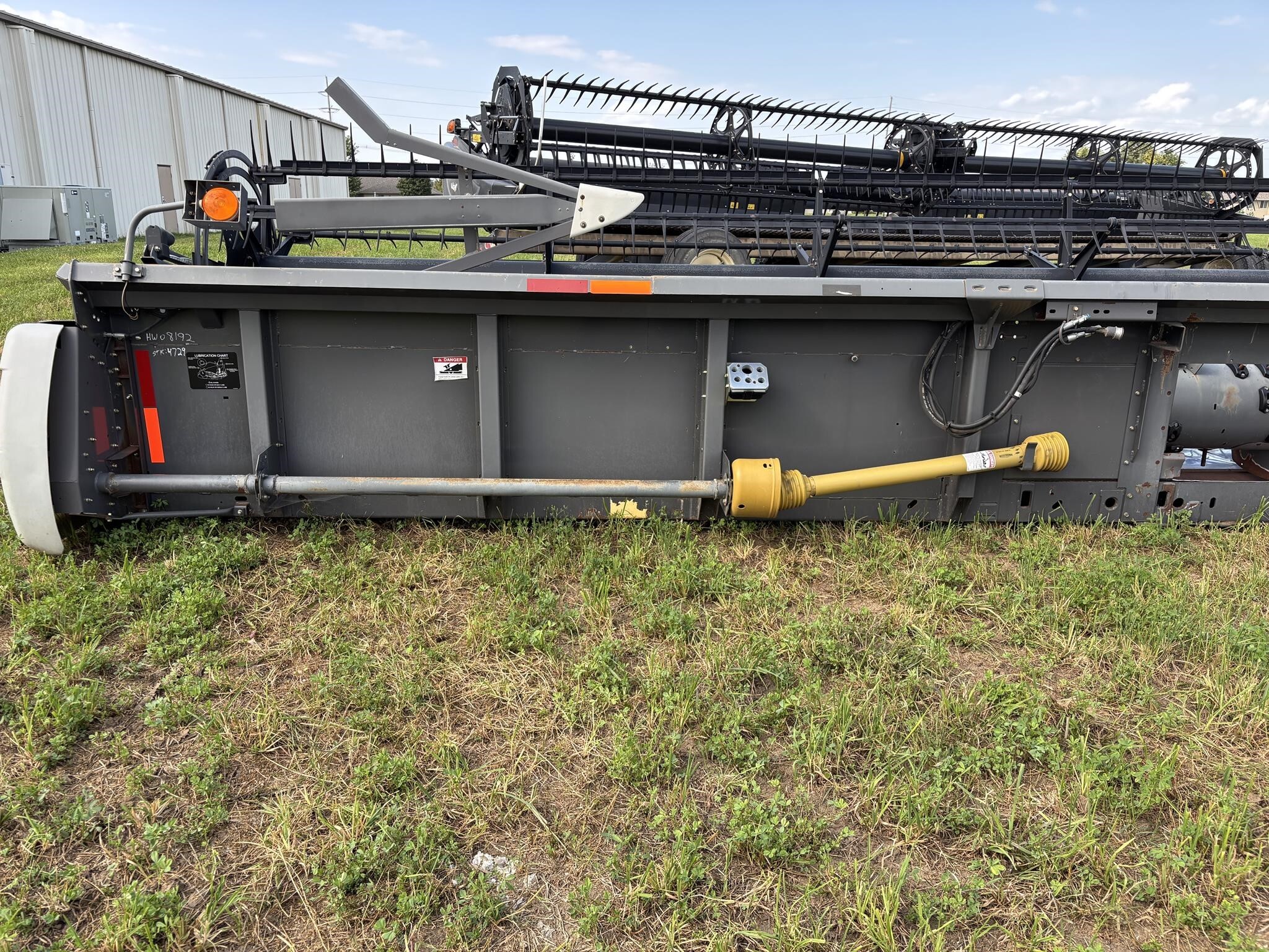 2010 Gleaner 8200 Platform