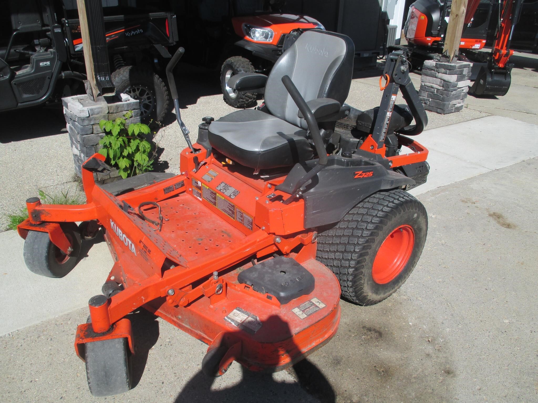  Kubota Z725 Lawn Mower