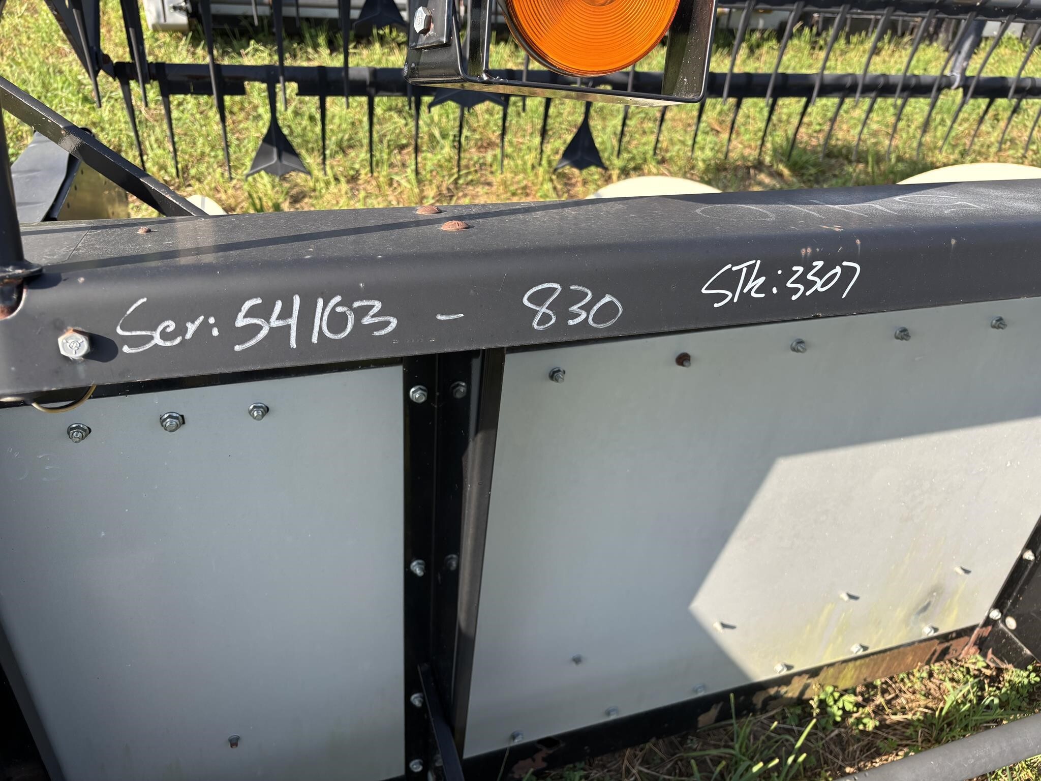 2000 Gleaner 800 Platform