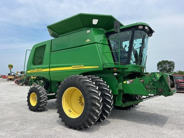 2003 John Deere 9660 STS Combine