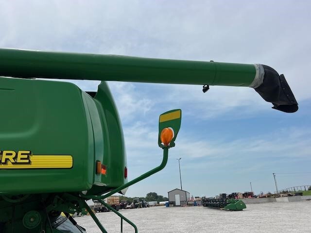 2003 John Deere 9660 STS Combine