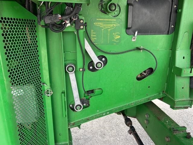 2003 John Deere 9660 STS Combine