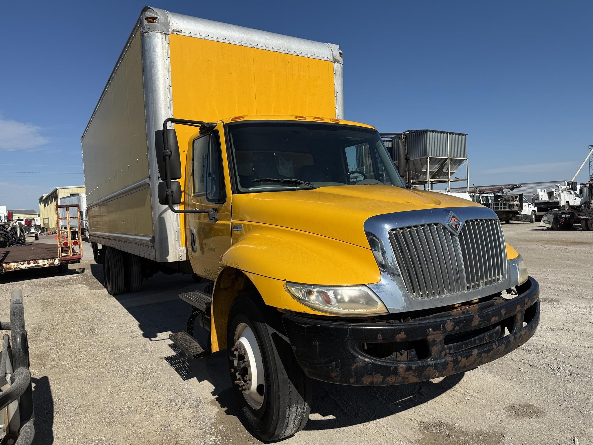 2013 International DURASTAR 4300 Semi Trucks/Trailer