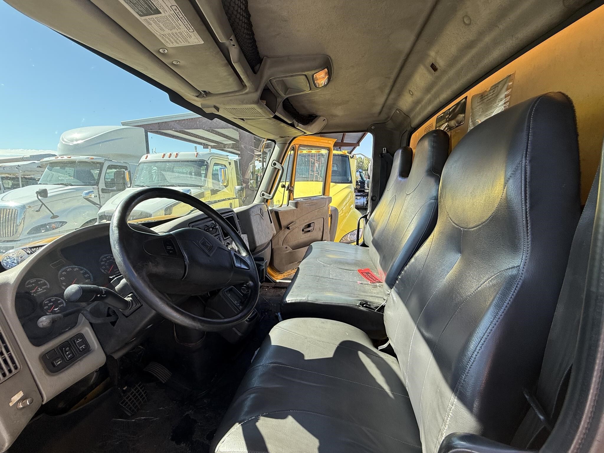 2013 International DURASTAR 4300 Semi Trucks/Trailer
