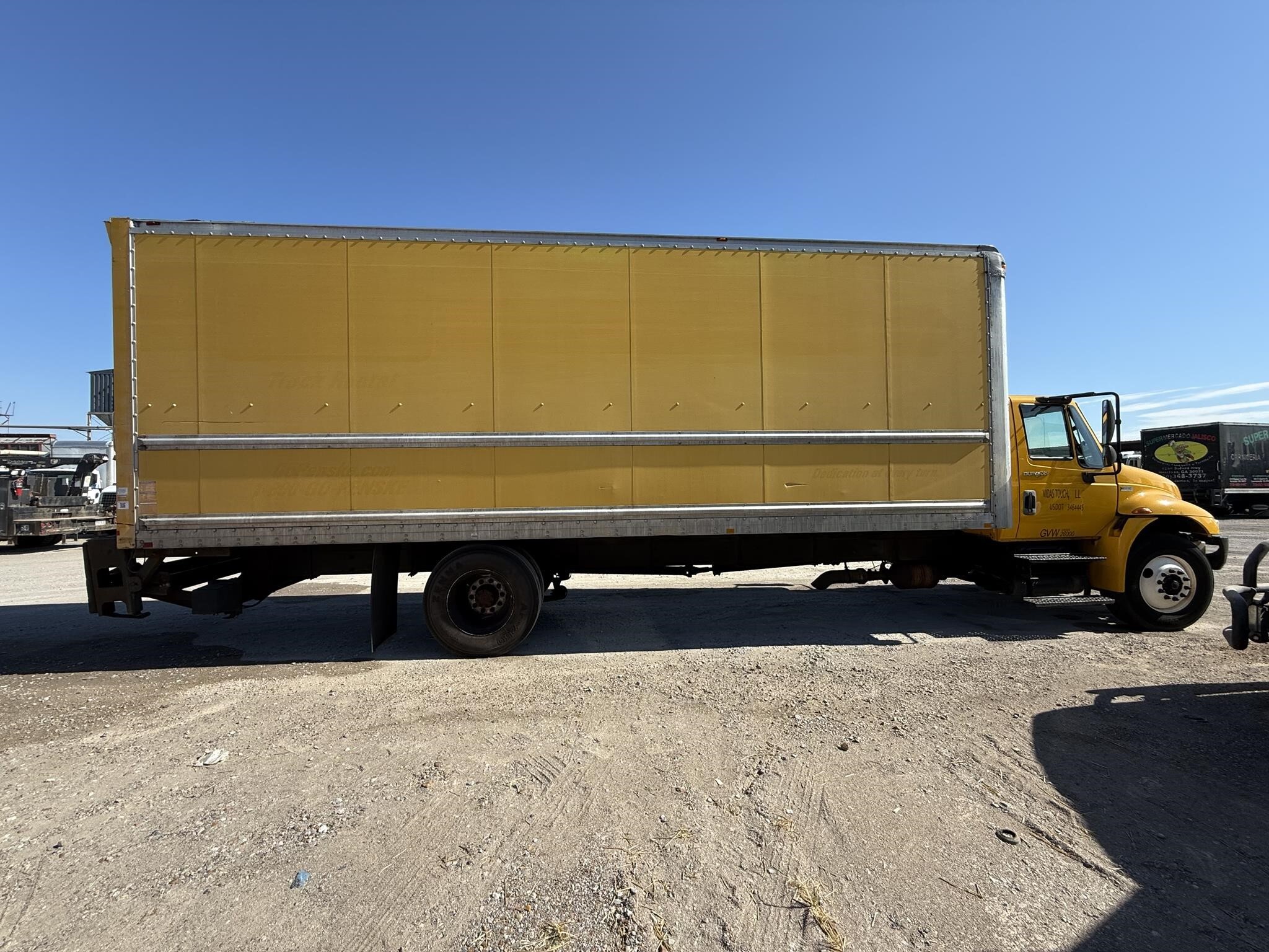 2013 International DURASTAR 4300 Semi Trucks/Trailer