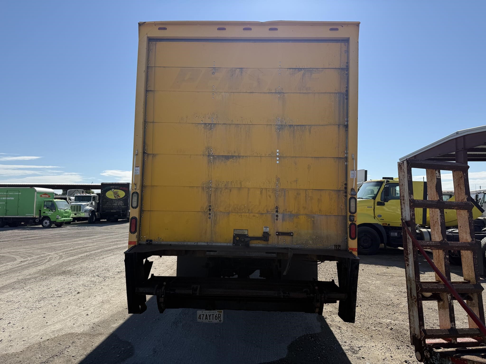 2013 International DURASTAR 4300 Semi Trucks/Trailer