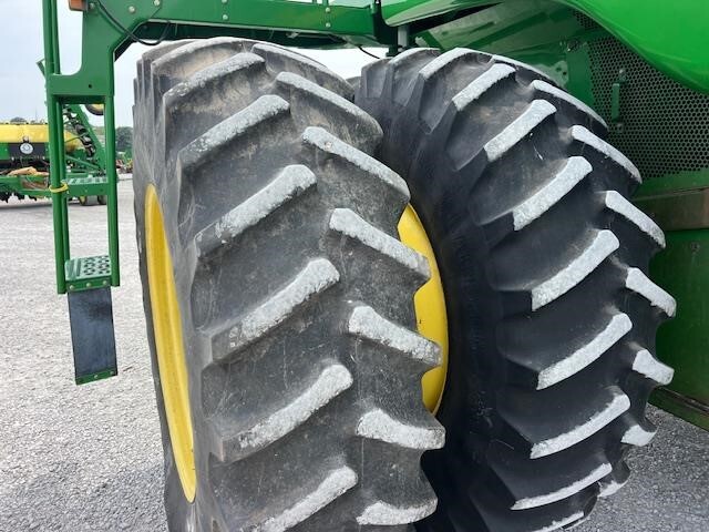 2003 John Deere 9660 STS Combine