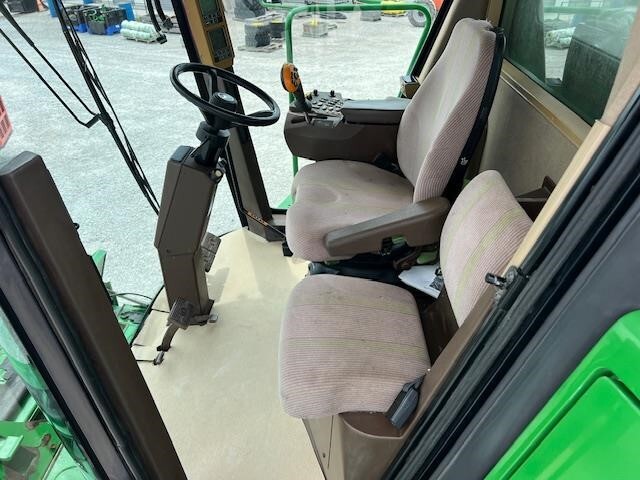 2003 John Deere 9660 STS Combine
