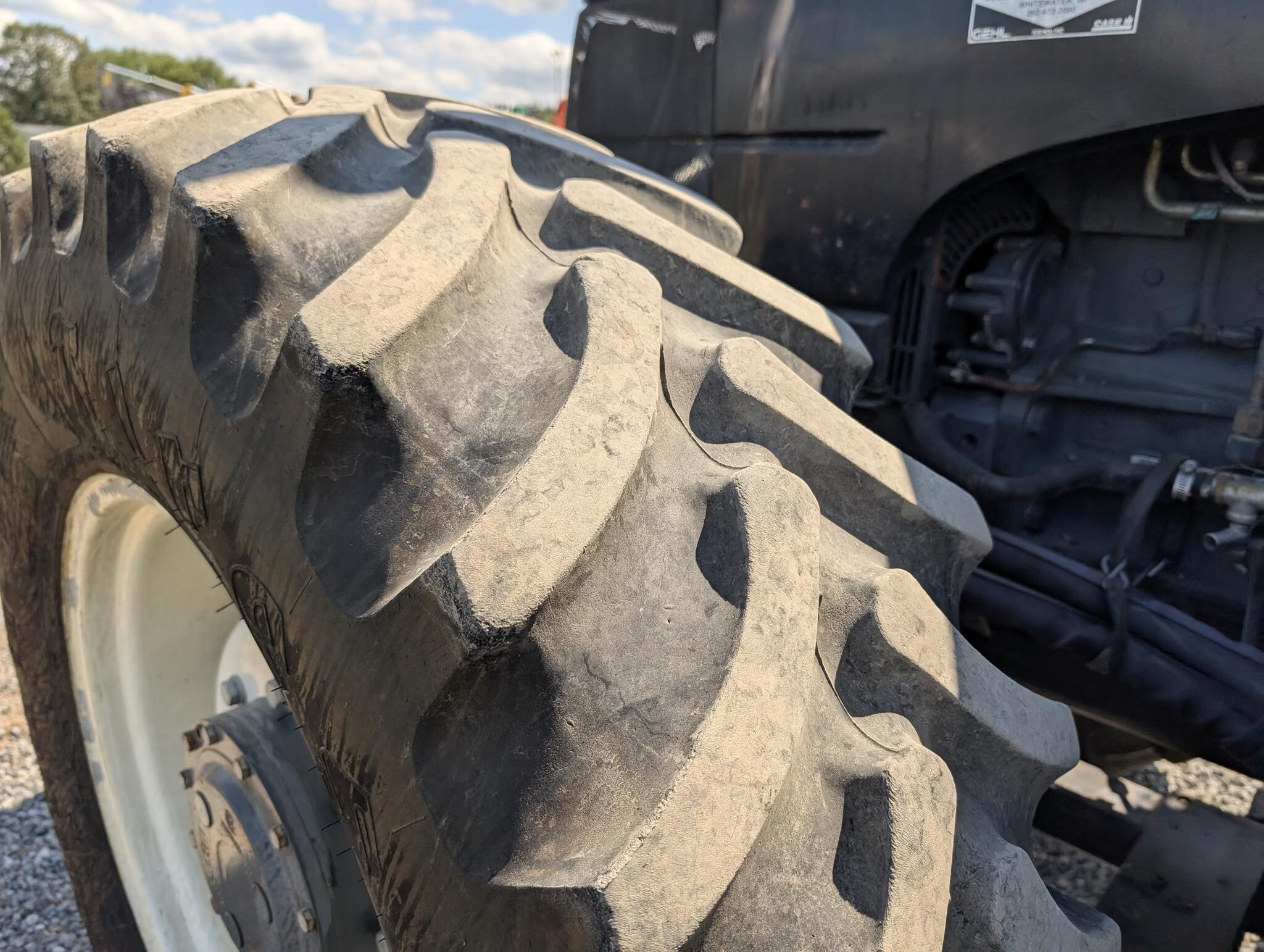 2001 New Holland TS110 Tractor