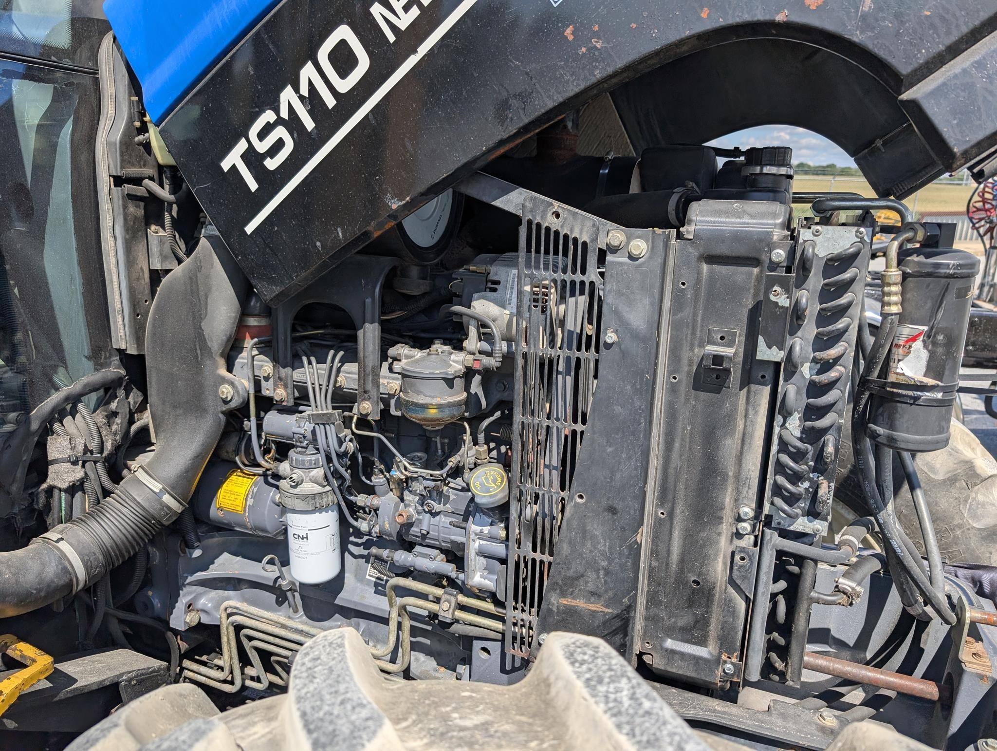 2001 New Holland TS110 Tractor