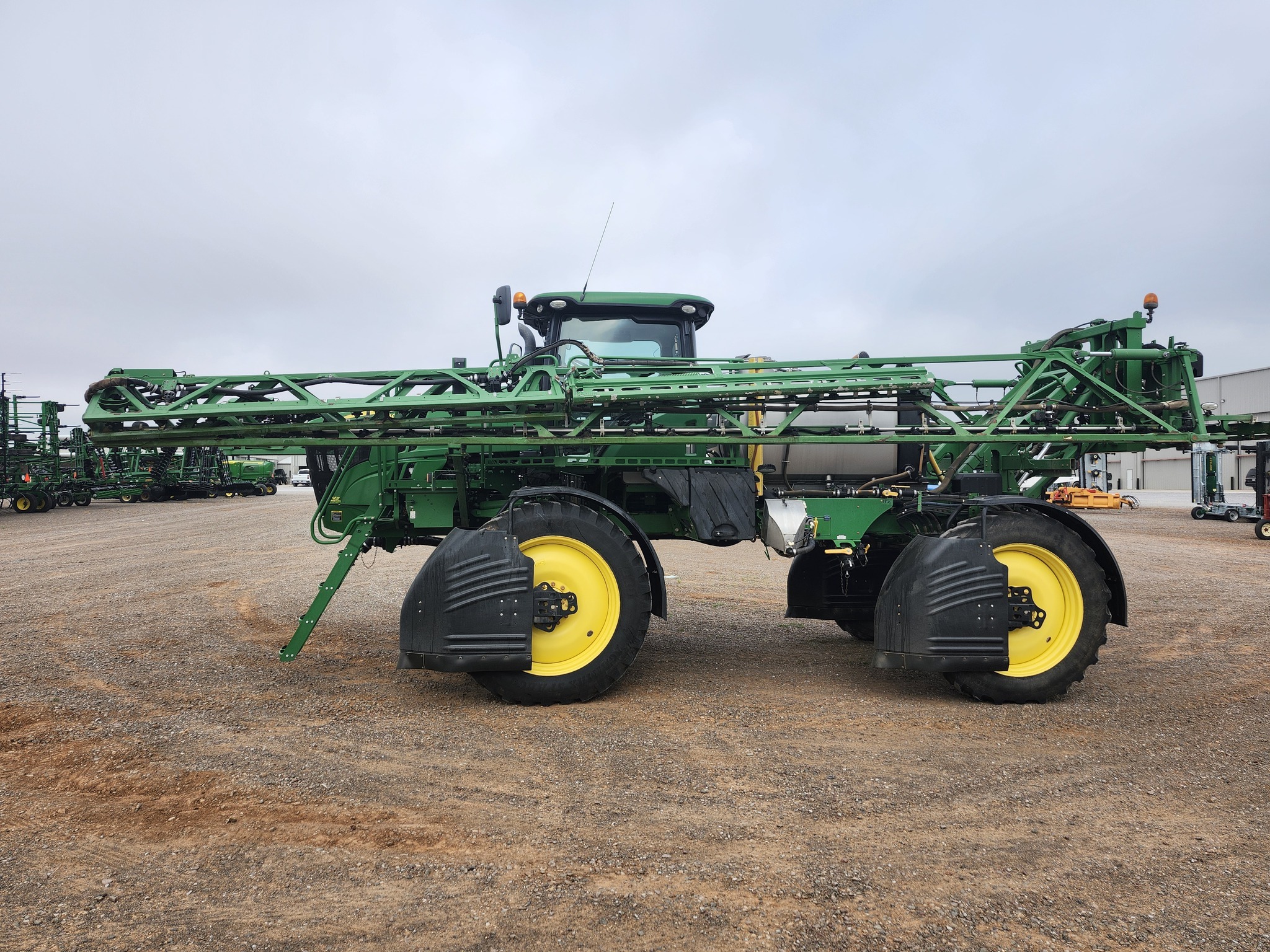 2017 John Deere R4030 Self-Propelled Sprayer