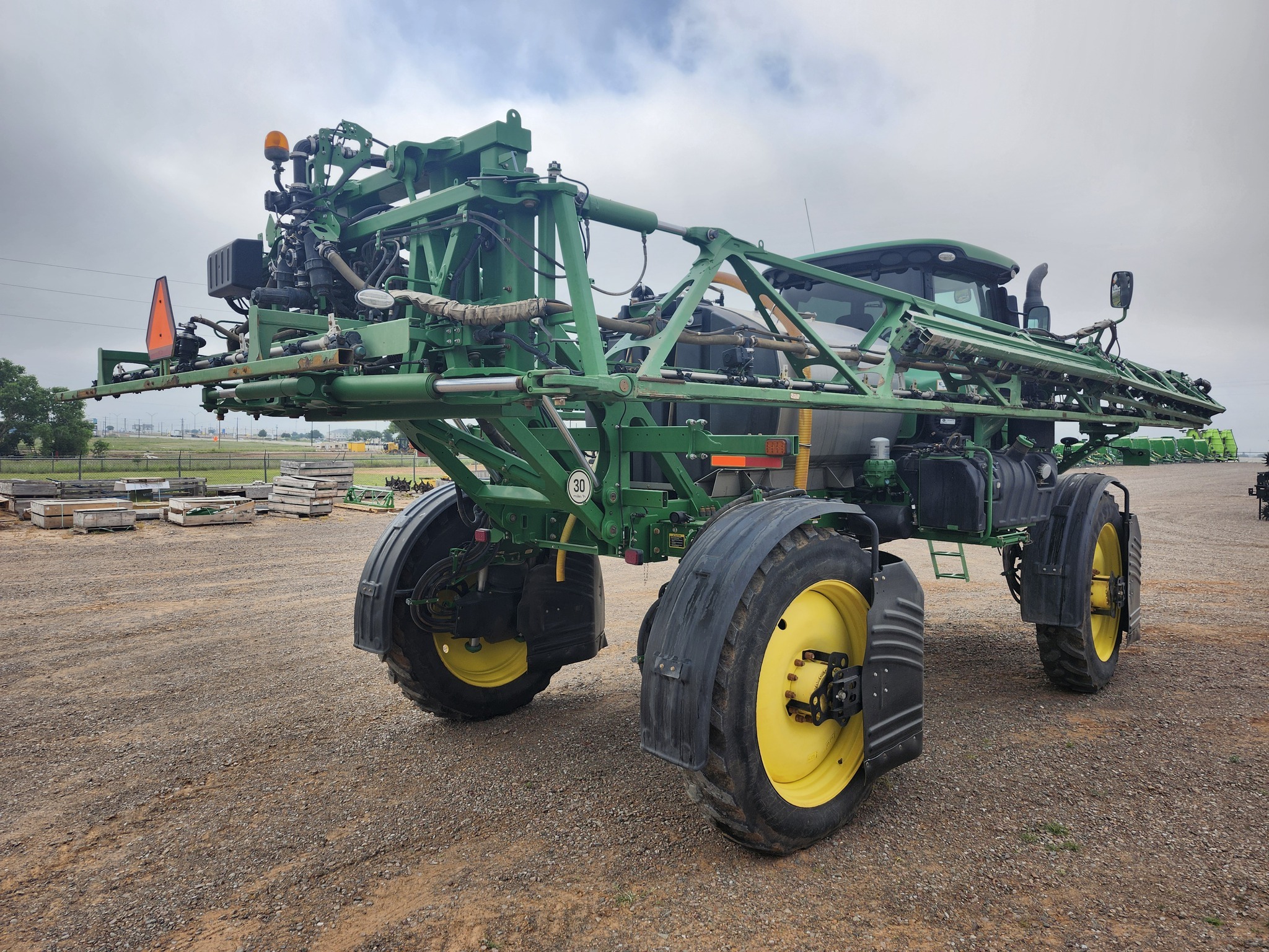2017 John Deere R4030 Self-Propelled Sprayer