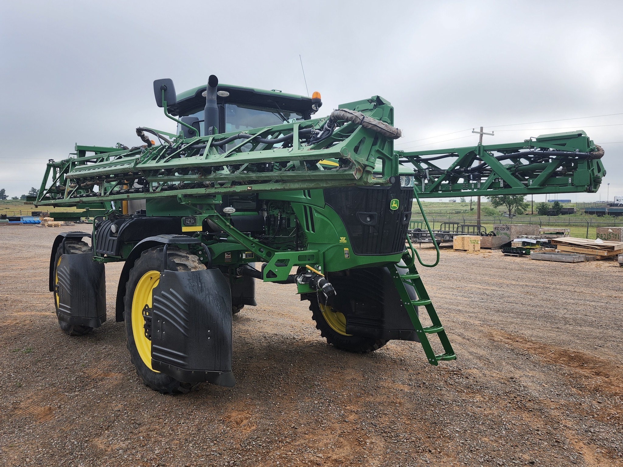 2017 John Deere R4030 Self-Propelled Sprayer