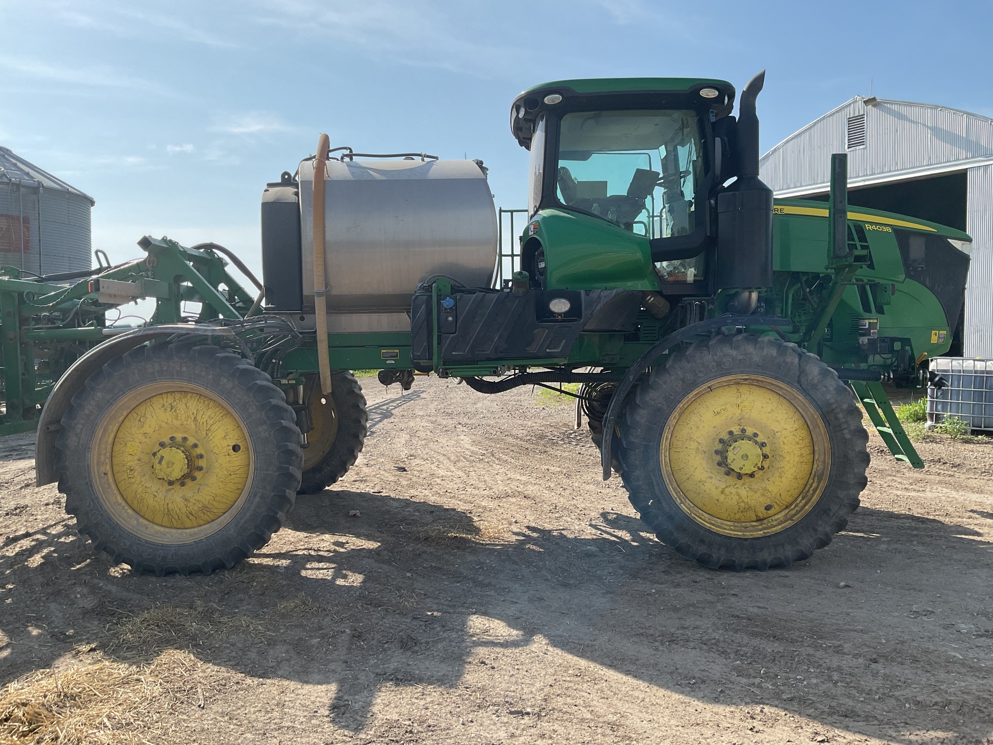 2020 John Deere R4038 Self-Propelled Sprayer