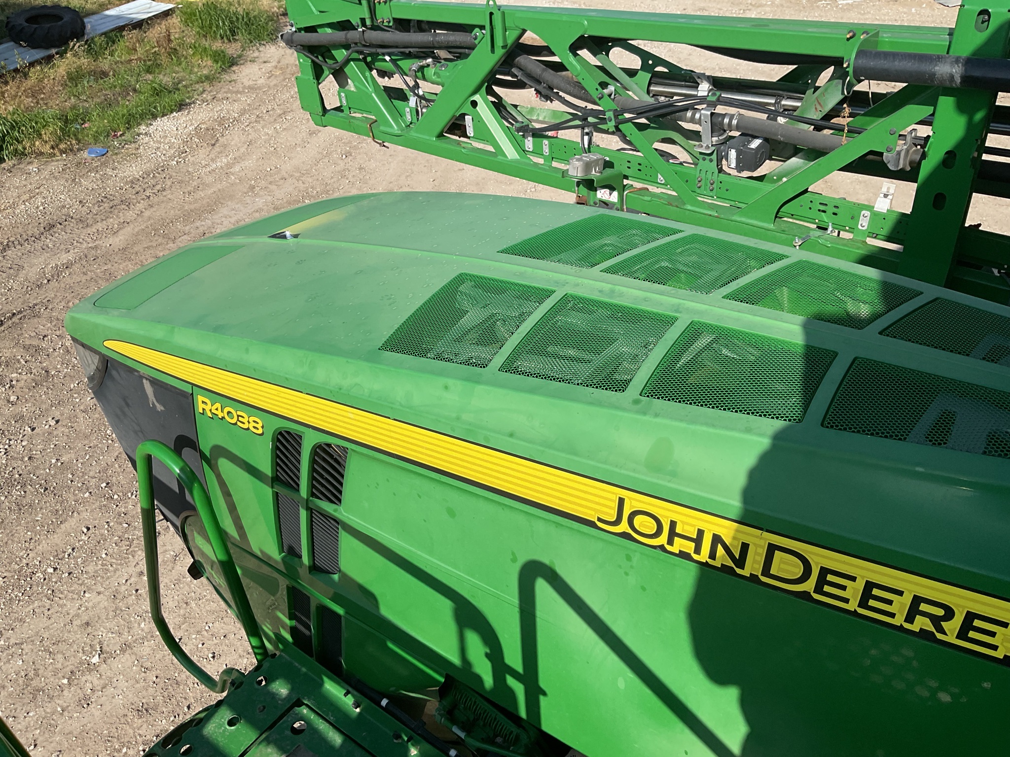 2020 John Deere R4038 Self-Propelled Sprayer