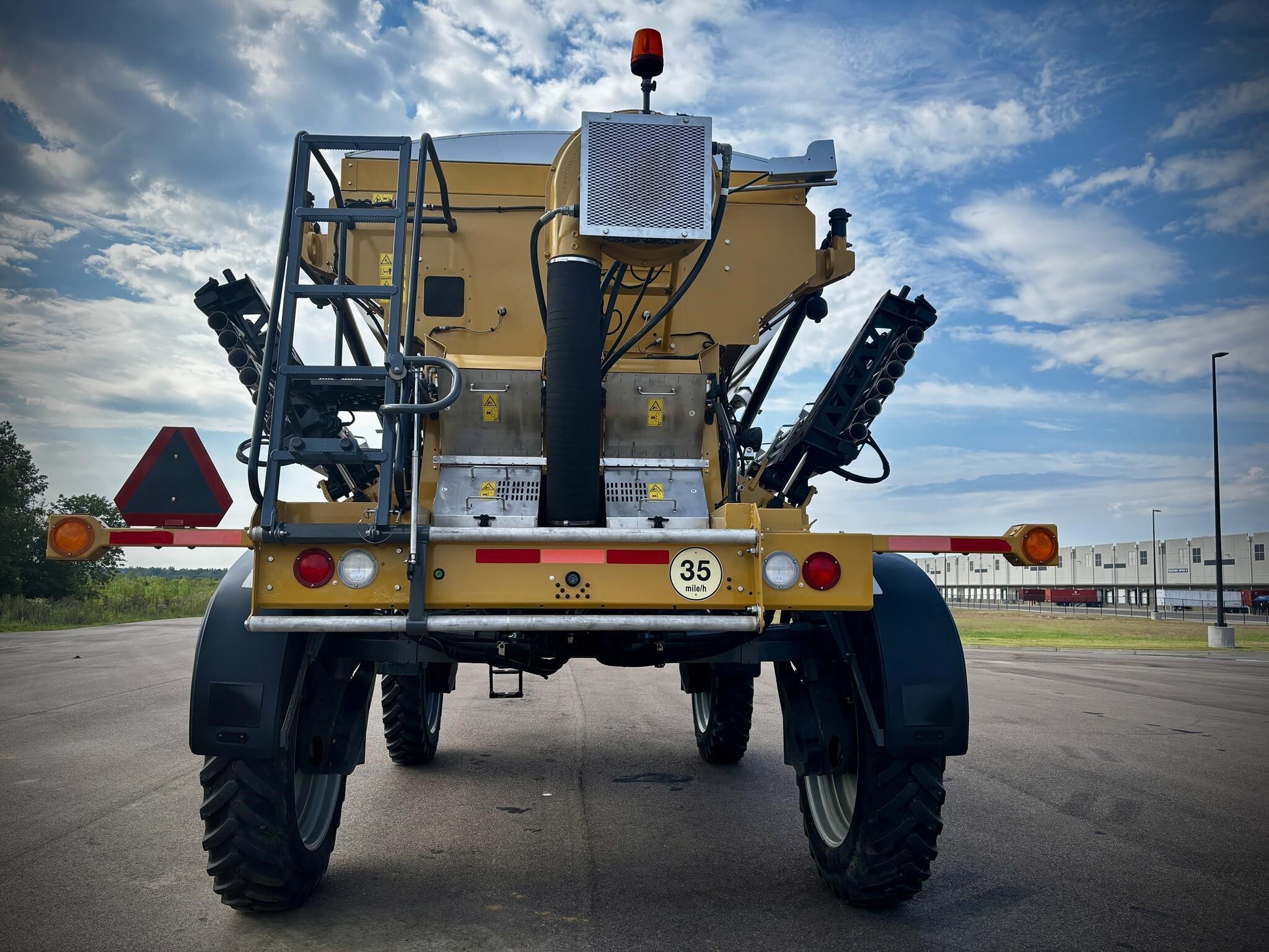 2020 ROGATOR RG1300C Self-Propelled Sprayer