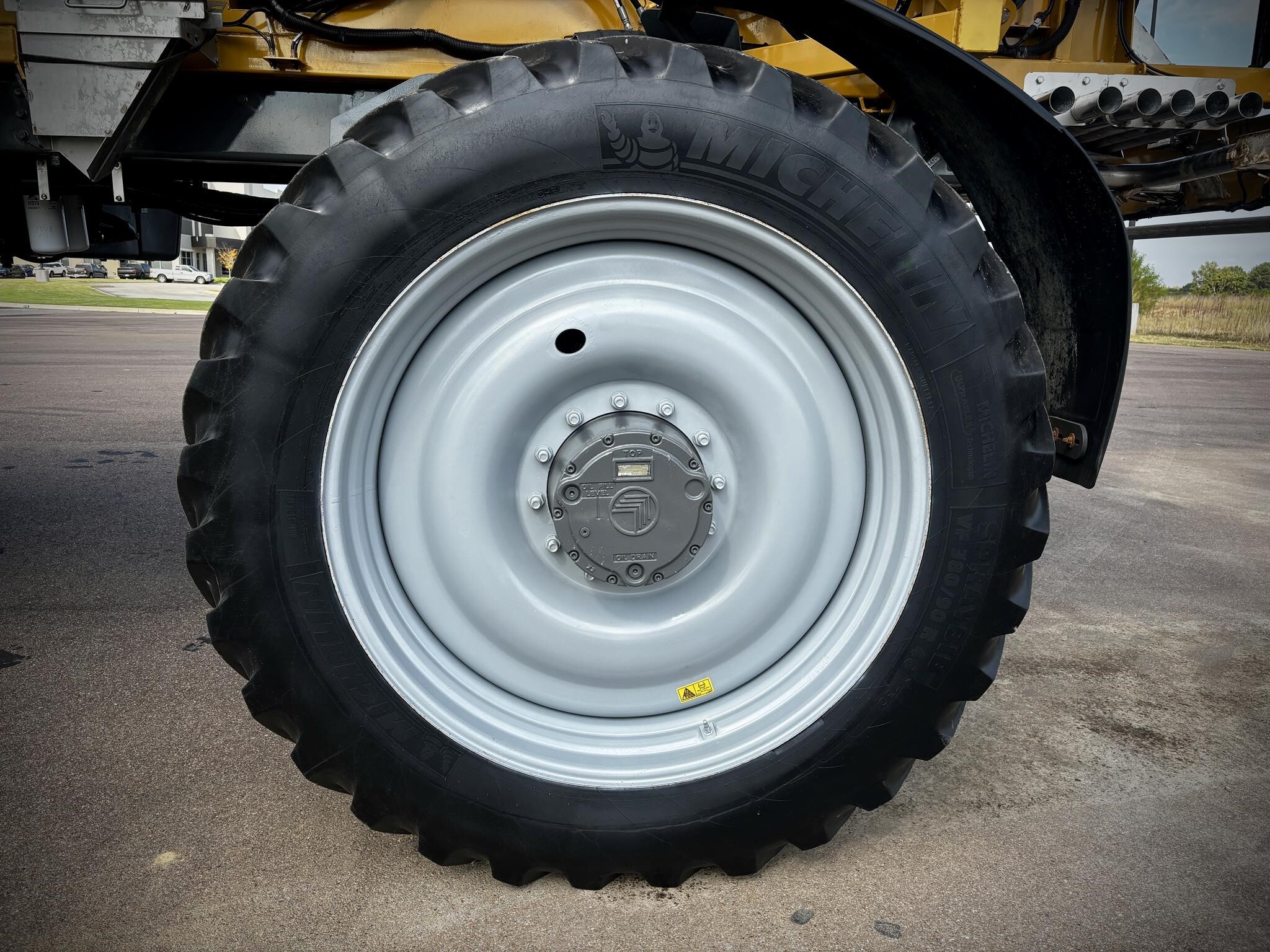 2020 ROGATOR RG1300C Self-Propelled Sprayer