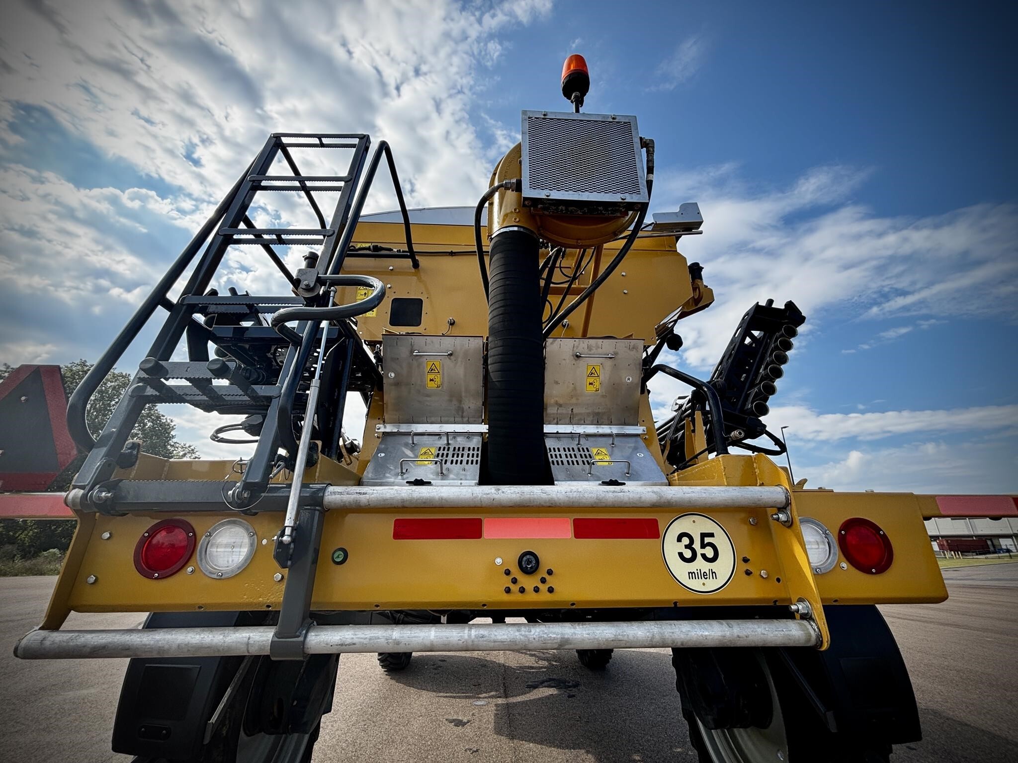 2020 ROGATOR RG1300C Self-Propelled Sprayer