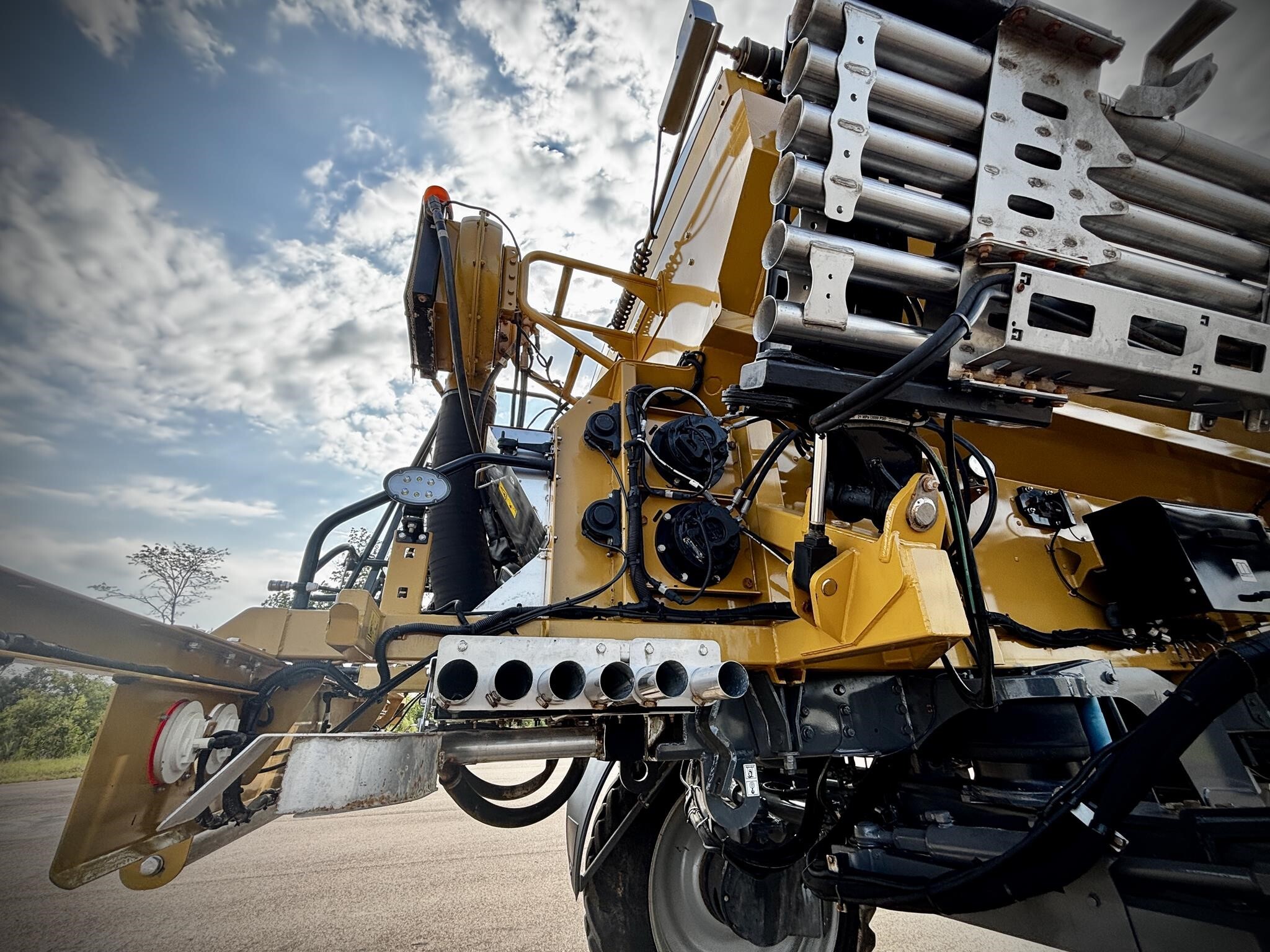 2020 ROGATOR RG1300C Self-Propelled Sprayer