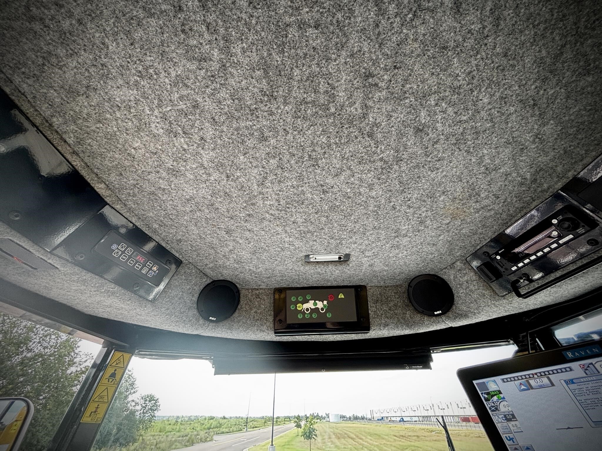 2020 ROGATOR RG1300C Self-Propelled Sprayer