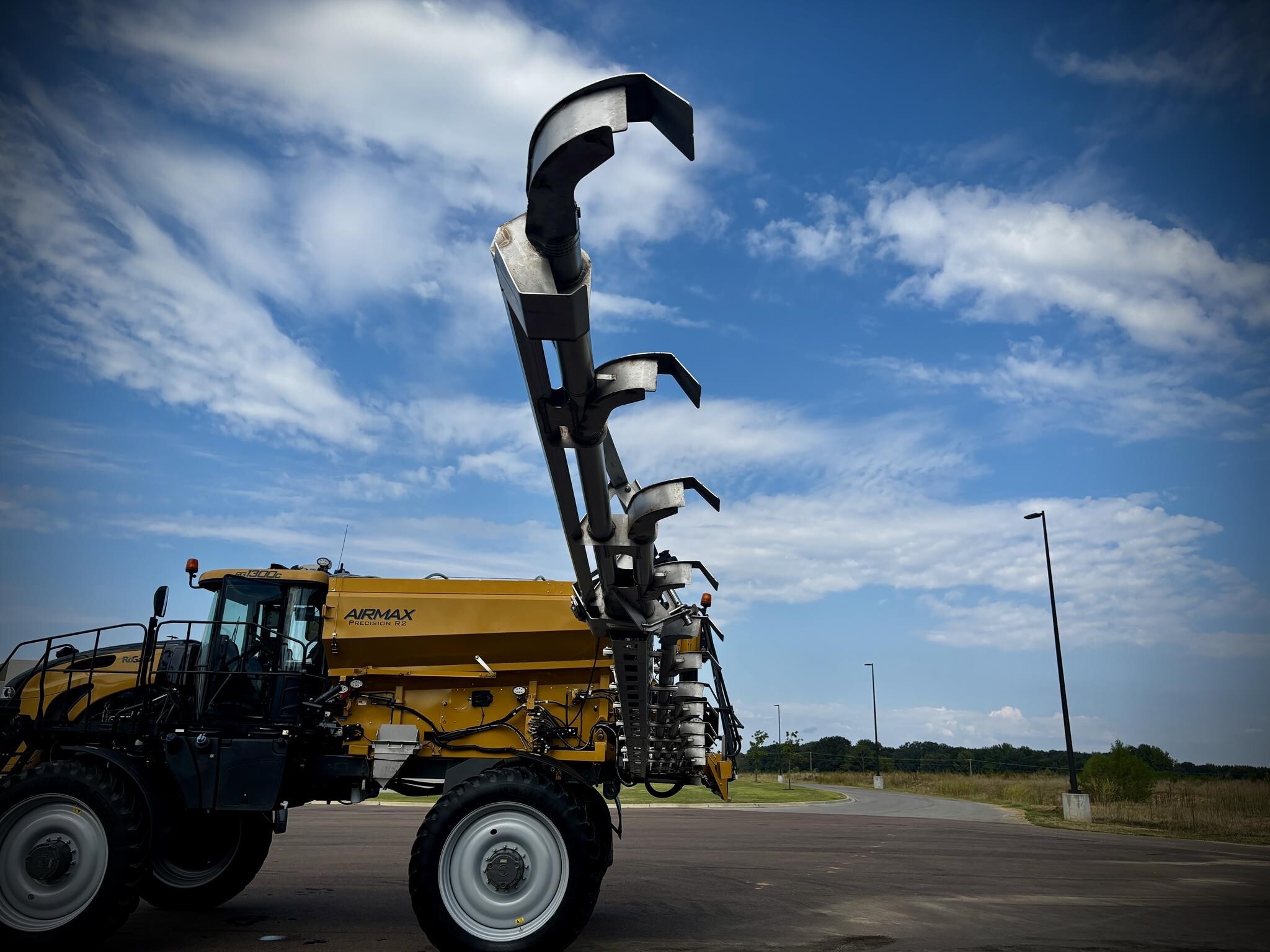 2020 ROGATOR RG1300C Self-Propelled Sprayer