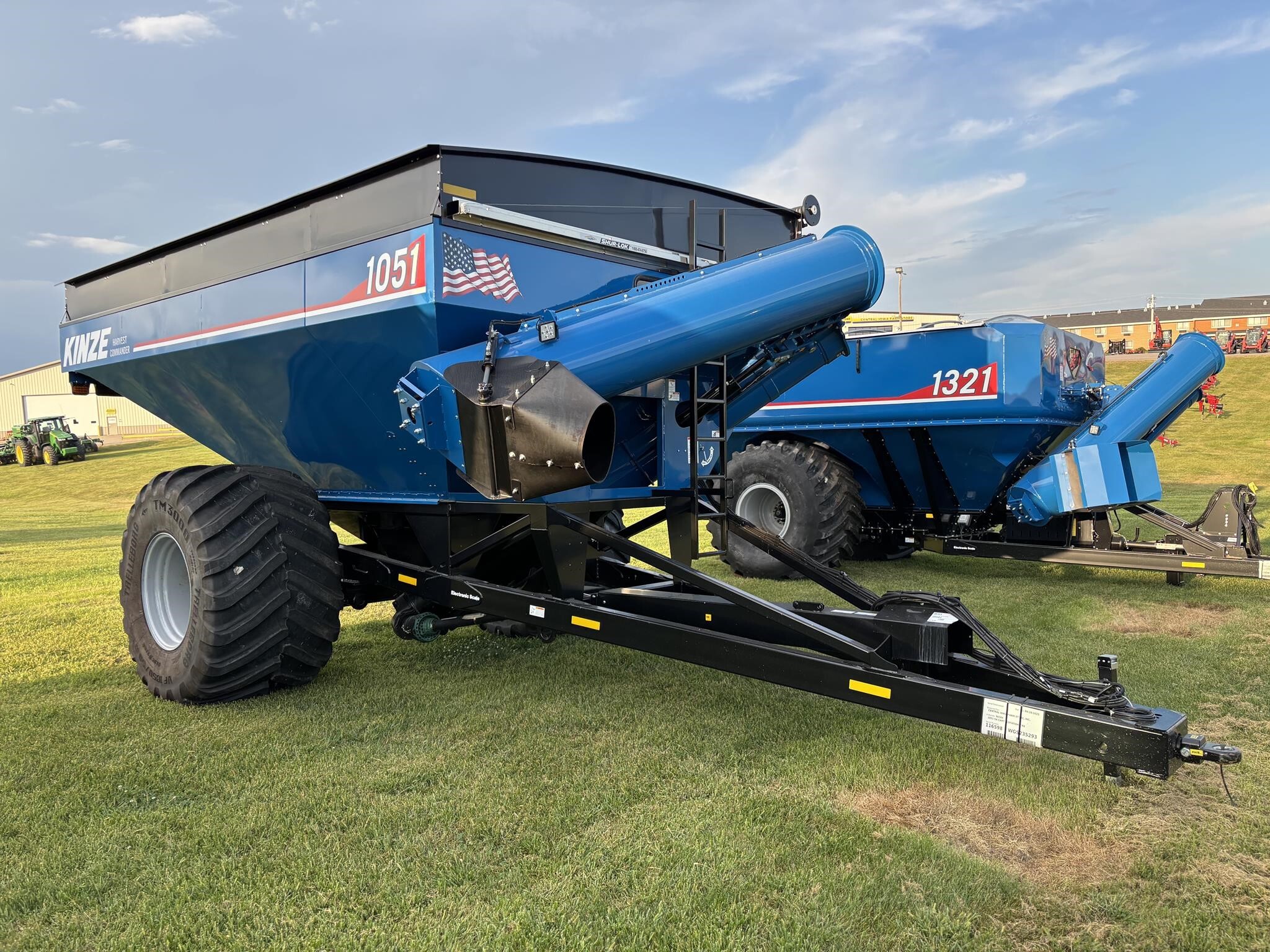 2025 Kinze 1051 Grain Cart