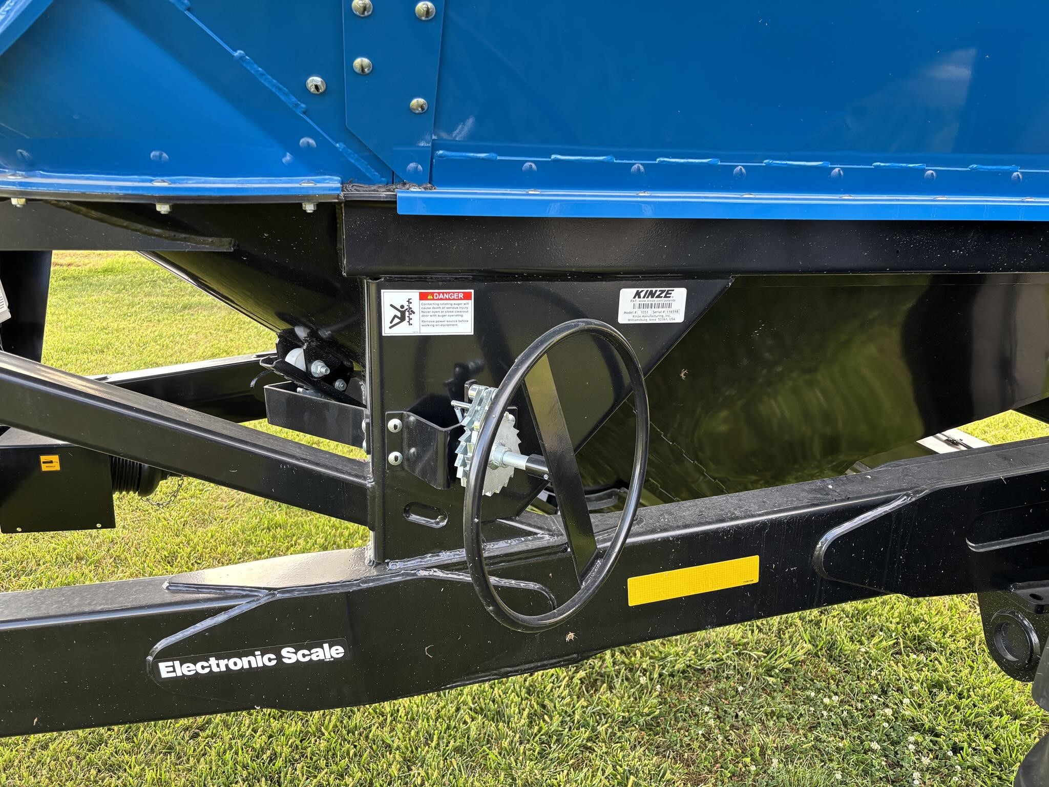 2025 Kinze 1051 Grain Cart