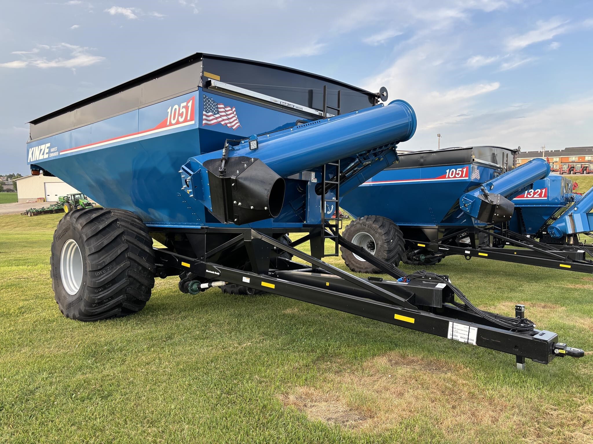 2025 Kinze 1051 Grain Cart