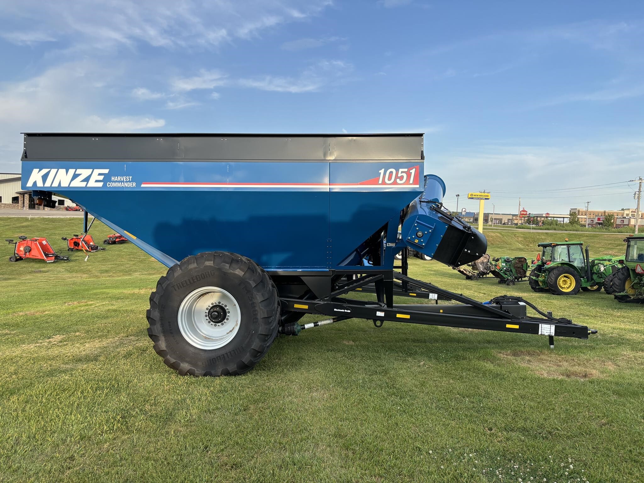 2025 Kinze 1051 Grain Cart