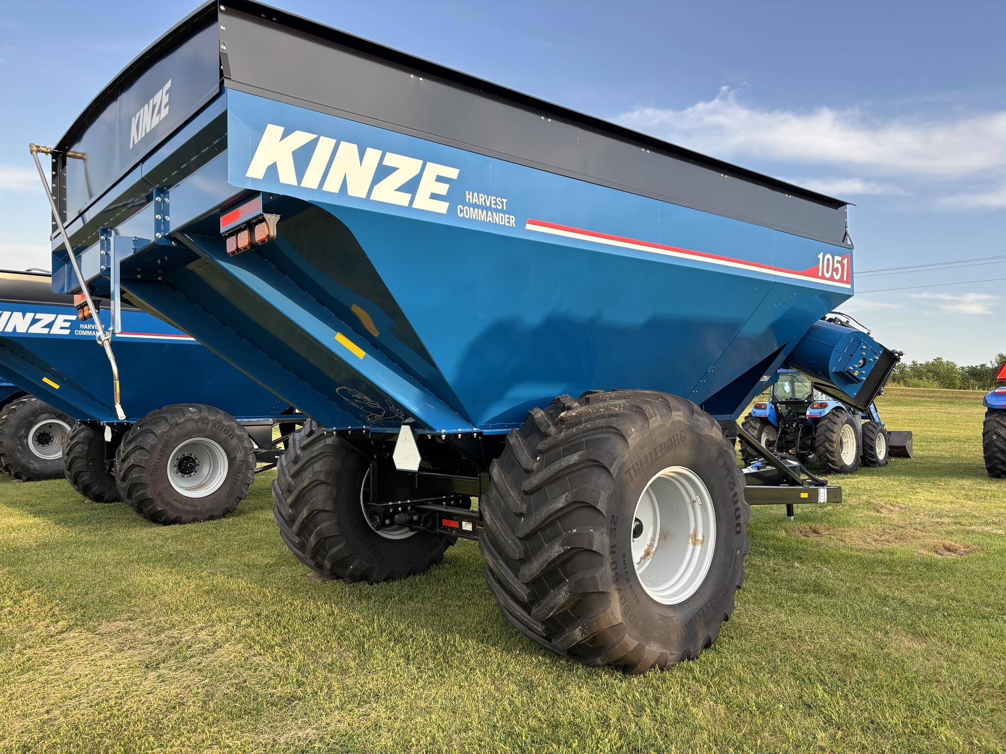 2025 Kinze 1051 Grain Cart