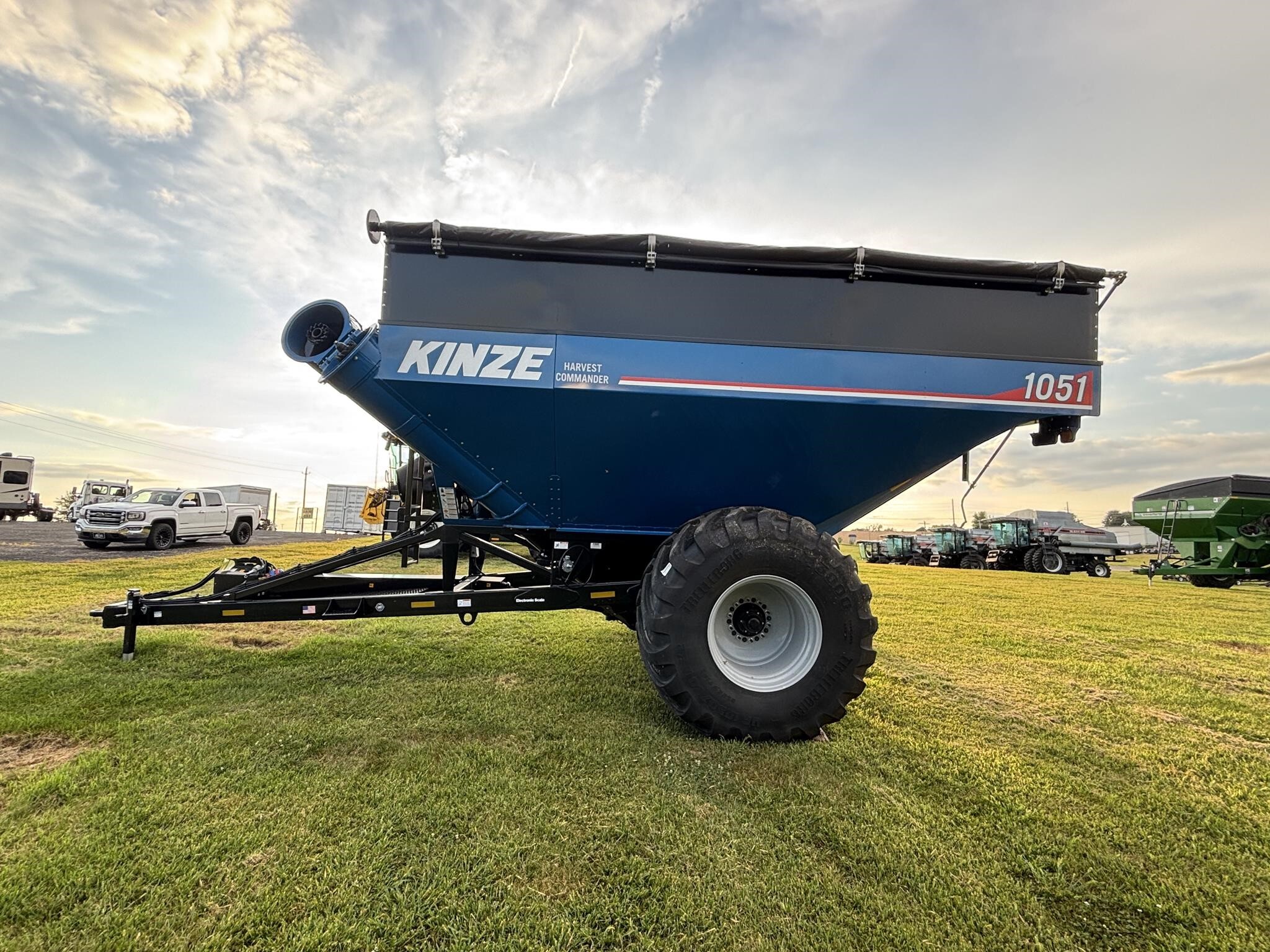 2025 Kinze 1051 Grain Cart