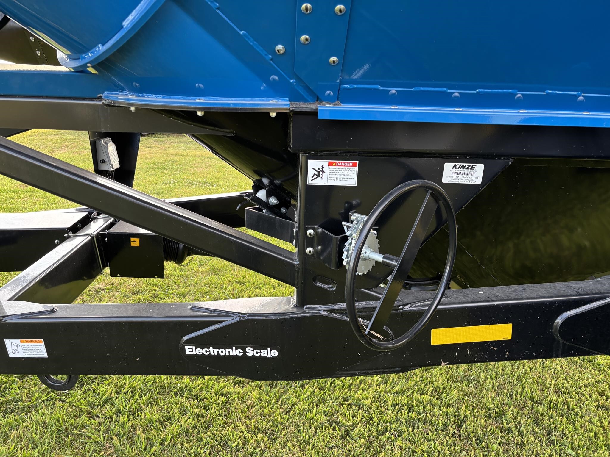 2025 Kinze 1051 Grain Cart