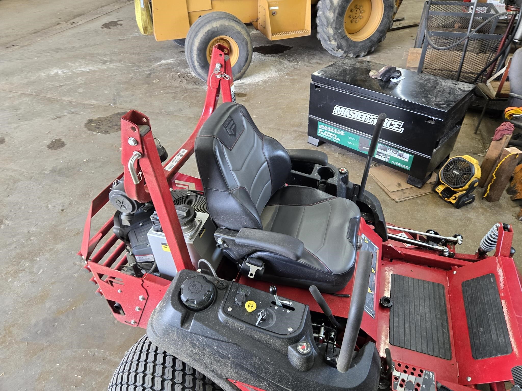 2025 Ferris ISX3300BVE4060SS Lawn Mower