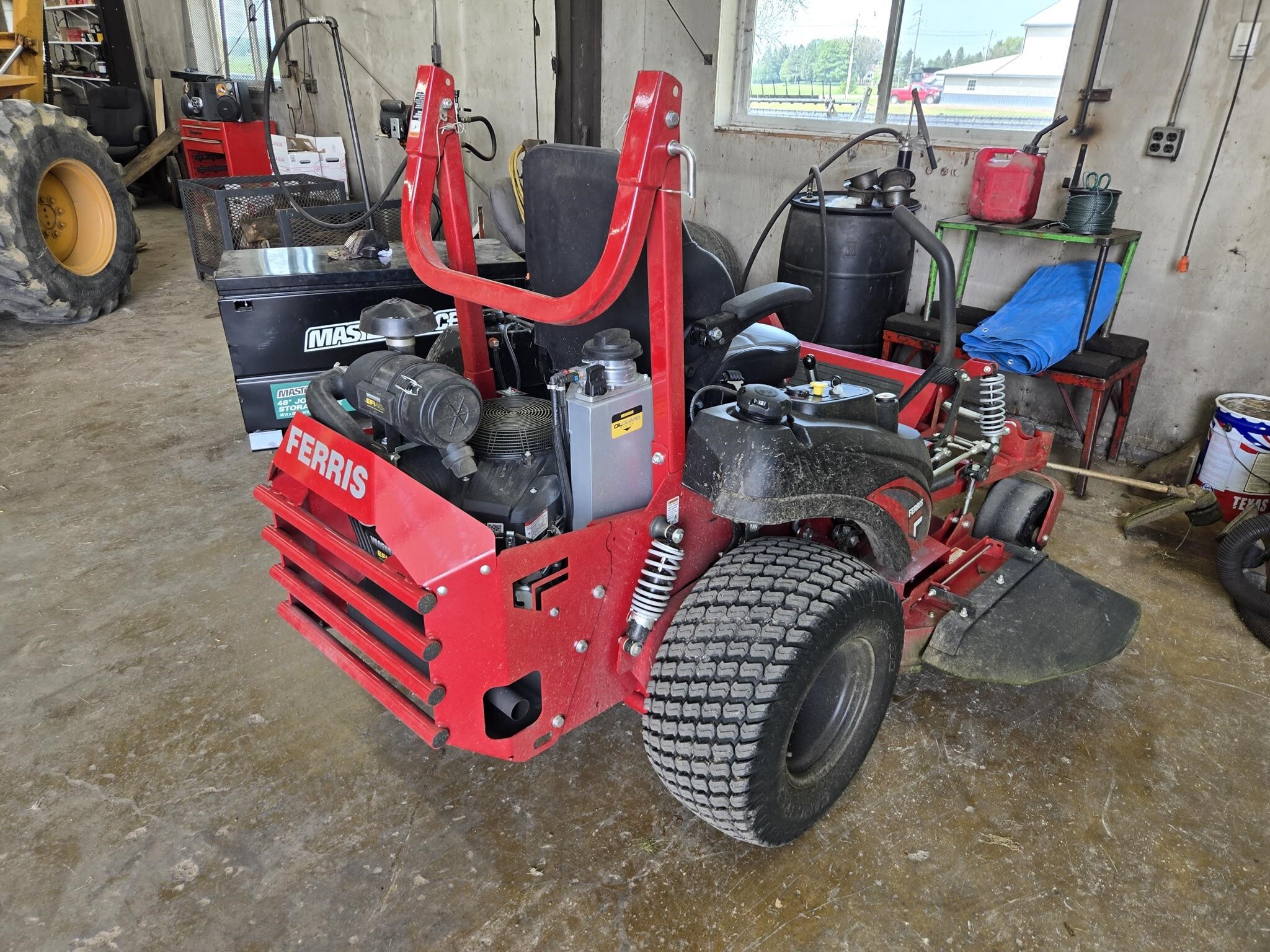 2025 Ferris ISX3300BVE4060SS Lawn Mower