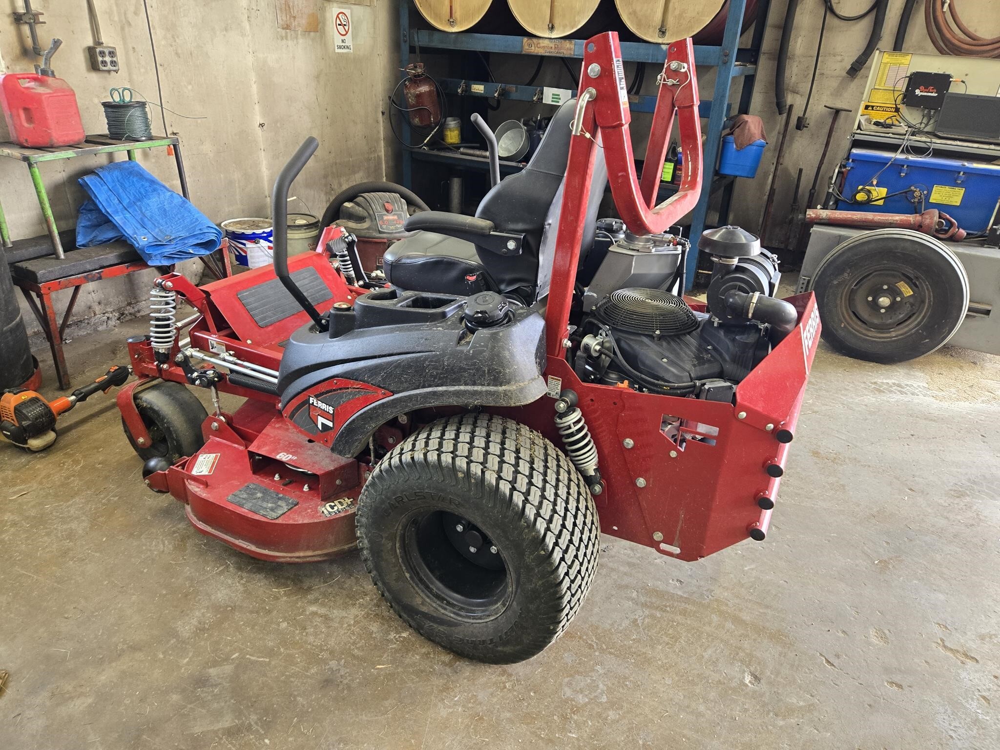 2025 Ferris ISX3300BVE4060SS Lawn Mower