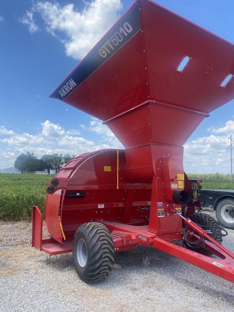 2025 Akron GTT5010 Grain Bagger