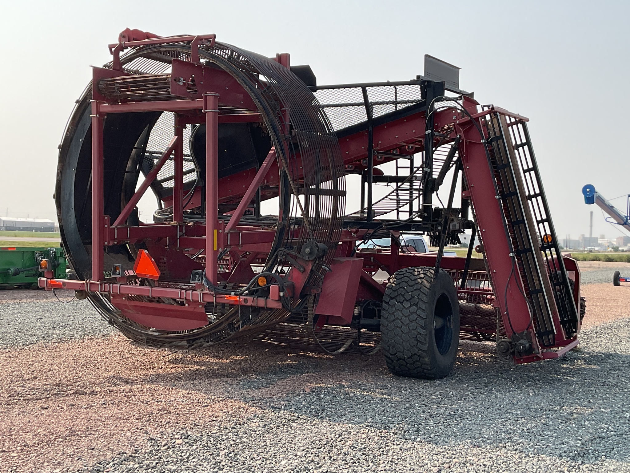 2013 Amity 2700 Beet Equipment