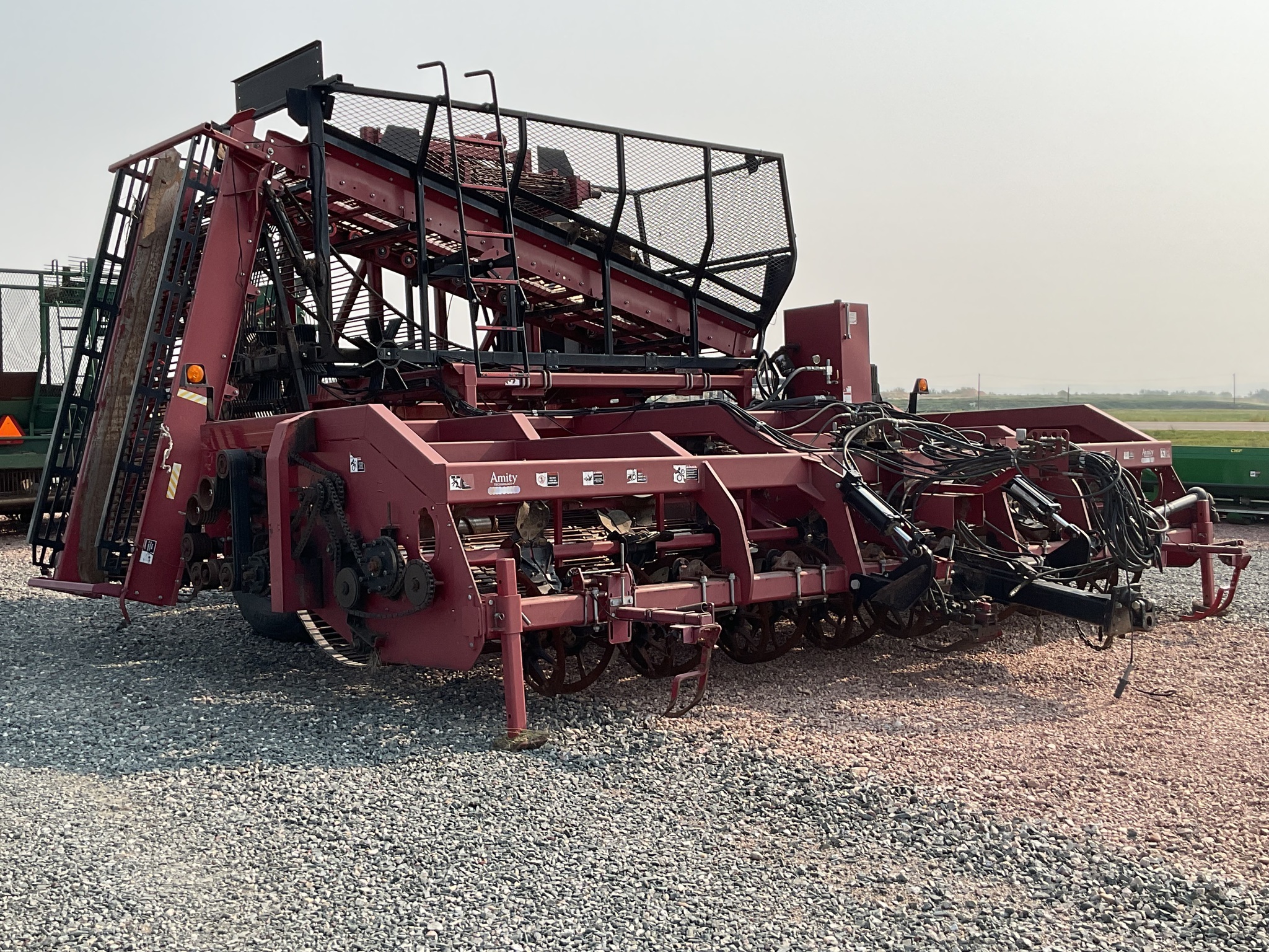 2013 Amity 2700 Beet Equipment