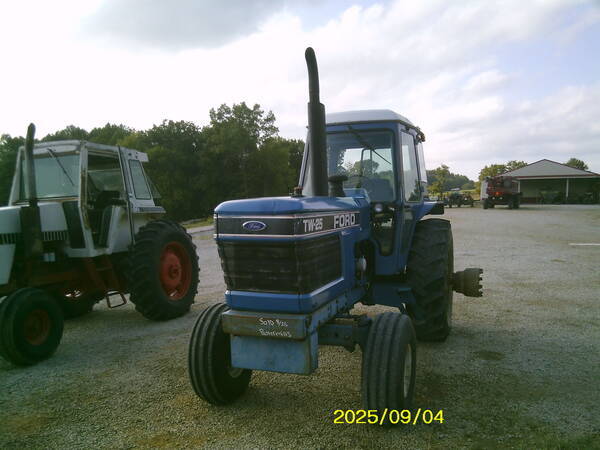 1983 Ford TW-25 Tractor